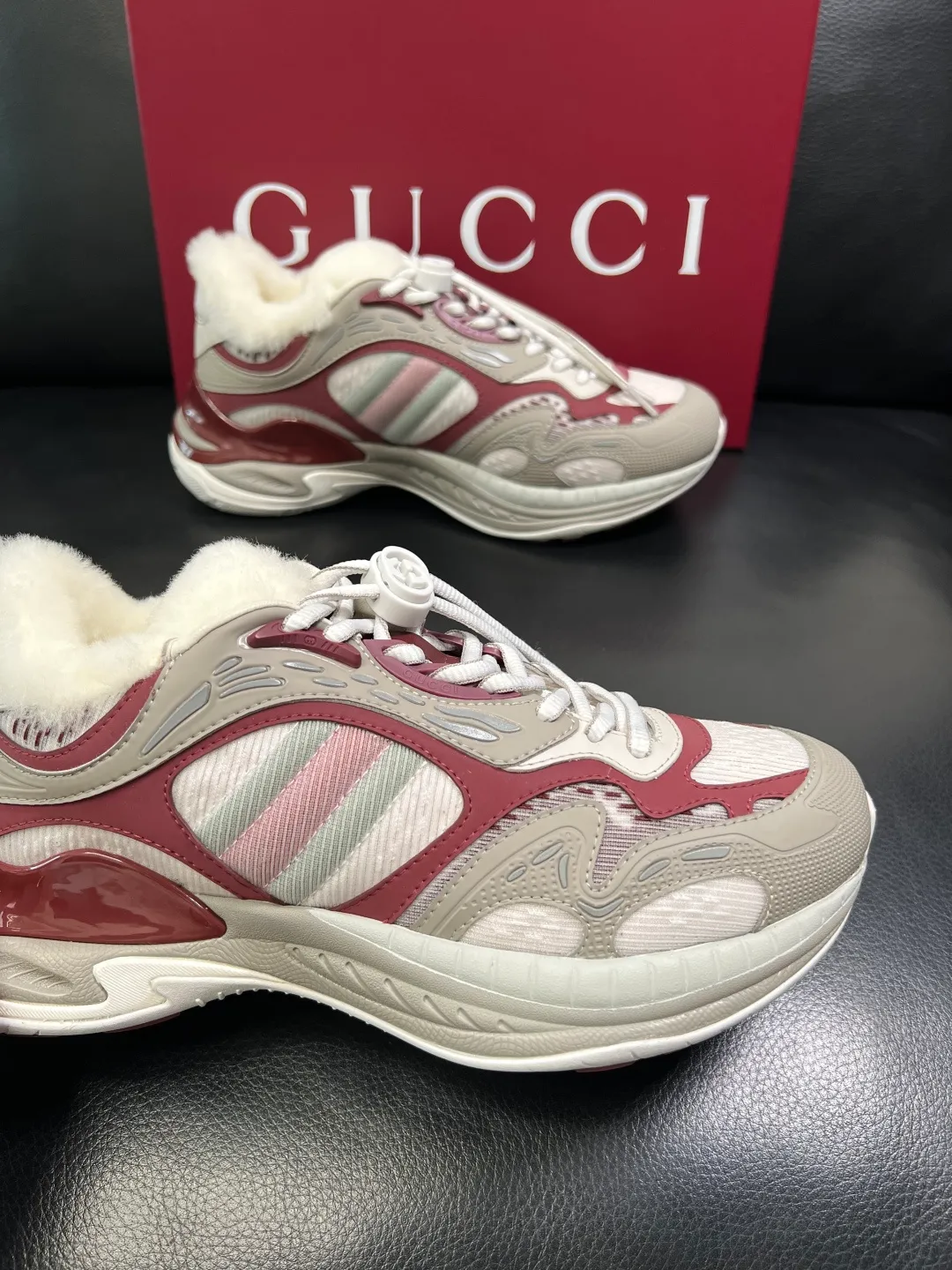 Men's shoes 💰980 Gucci high quality top crafts Gucci counter new original configuration, imported Italian cowhide fabric, imported wool lining cowhide pad, breathable and comfortable, sole: original factory special supply original sole super comfortable, original factory and single goods, welcome to compare, code number 39-44 (customized 38 45)